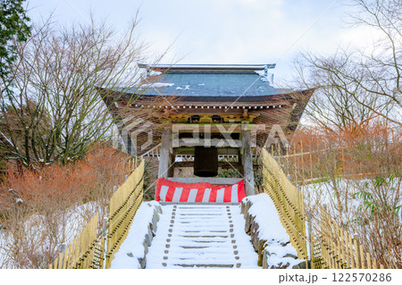 冬の呑山観音寺　福岡県篠栗町 122570286