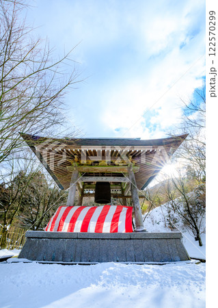 冬の呑山観音寺　福岡県篠栗町 122570299