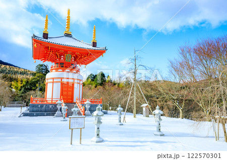 冬の呑山観音寺 福岡県篠栗町 冬の呑山観音寺 福岡県篠栗町 122570301