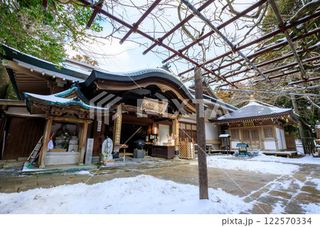 冬の呑山観音寺 福岡県篠栗町 冬の呑山観音寺 福岡県篠栗町 122570334