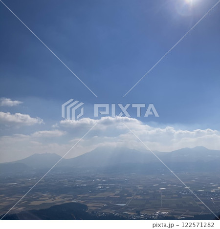 青空と山々〜阿蘇市山田 122571282