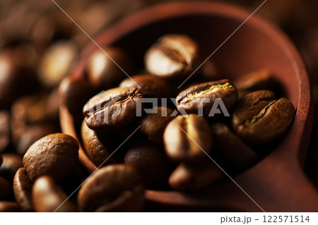 コーヒー豆 122571514