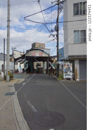 玉島の町並み　通町商店街　岡山県倉敷市 122574451