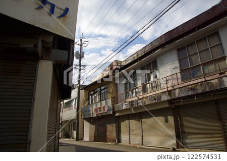 玉島の町並み　通町商店街　岡山県倉敷市 122574531