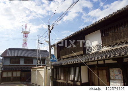 玉島の町並み　通町商店街　岡山県倉敷市 122574595