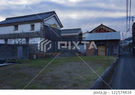 玉島の町並み　通町商店街　岡山県倉敷市 122574616