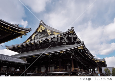 東本願寺御影堂門（京都市） 122580700