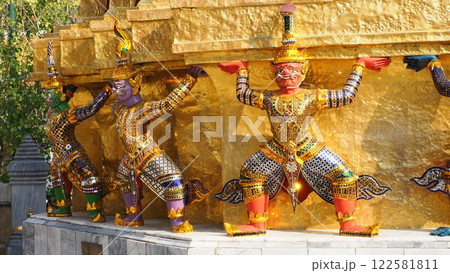 ワット プラケオ 守護神 122581811