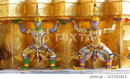 ワット プラケオ 守護神 122581812