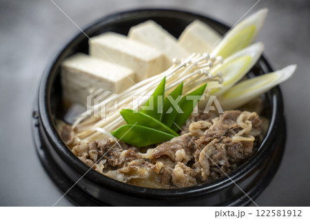 肉豆腐 122581912