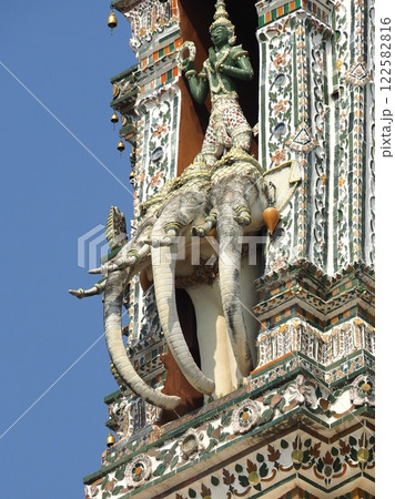 ワット アルン 暁の寺 122582816