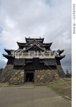 国宝松江城正面（松江市） 122583102