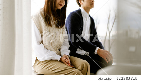 男女のペアのポートレート 男女のペアのポートレート 122583819
