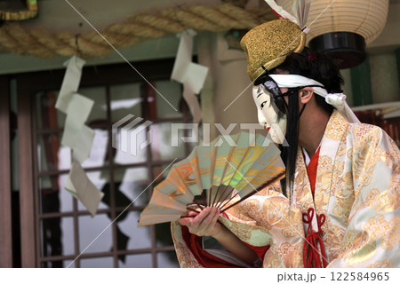 石見神楽 奇稲田姫 神社で奉納 石見神楽 奇稲田姫 神社で奉納 122584965