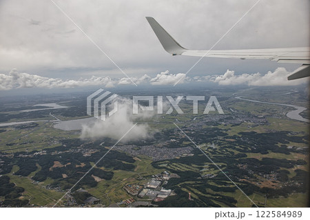 飛行機から見た風景 122584989
