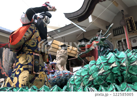 石見神楽　スサノオノミコトの大蛇退治　神社で奉納 122585005