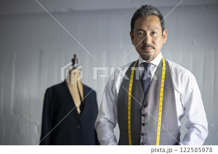 かっこいい仕立て屋さん 122585978