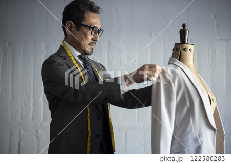 かっこいい仕立て屋さん 122586283
