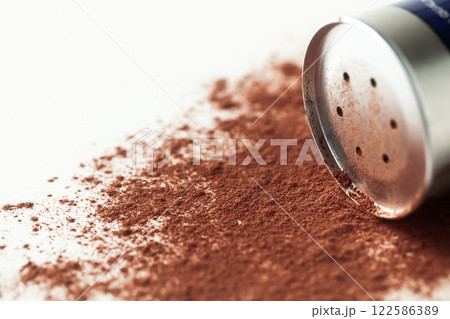 セイロンシナモンのパウダー 122586389