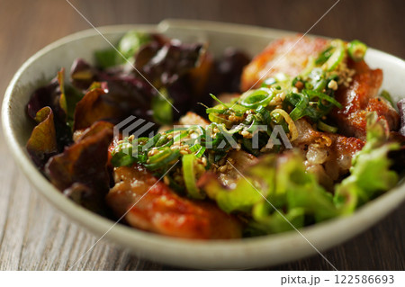 油淋鶏のサラダ仕立て 油淋鶏のサラダ仕立て 122586693