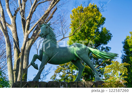 東京都大田区　千束八幡神社 　名馬　池月之像（いけづきの像） 122587260