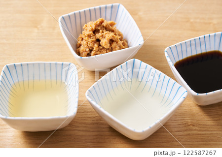 発酵調味料　味噌、味醂、醤油、酢 122587267