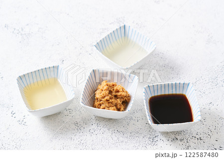 発酵調味料　味噌、味醂、醤油、酢 122587480
