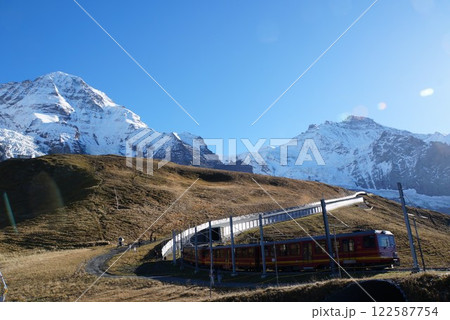 ユングフラウヨッホ鉄道 グリンデルワルト、スイス ユングフラウヨッホ鉄道 グリンデルワルト、スイス 122587754