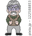腹痛に苦しむシニア男性のイラスト 122588853