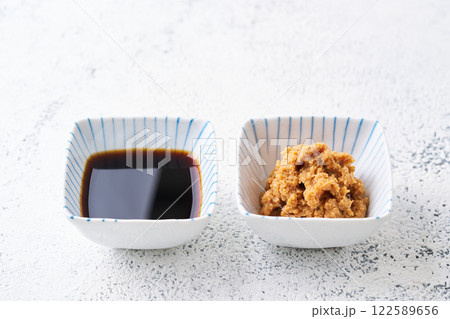 醤油と味噌 122589656