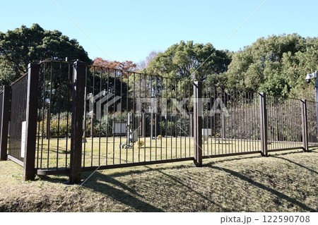 北の丸公園内の東京管区気象台北の丸公園露場(東京アメダス) 122590708