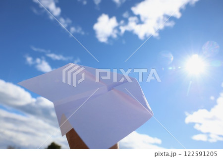 飛べ紙飛行機 122591205