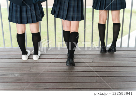 登校・下校・通学する小学生・中学生・高校生(後ろ姿・顔なし) 登校・下校・通学する小学生・中学生・高校生(後ろ姿・顔なし) 122593941