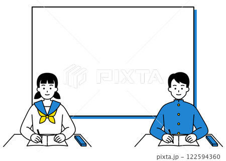 ホワイトボードの前で勉強している男女の学生 122594360