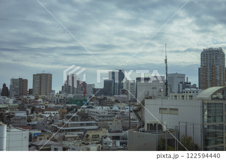 渋谷　原宿　ハラカド　曇天　高層階からの日中風景 122594440