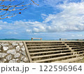 【沖縄県】具志川ビーチの空とベンチと階段と 122596964