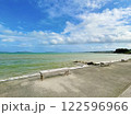 【沖縄県】海中道路方面を望む具志川ビーチ 122596966