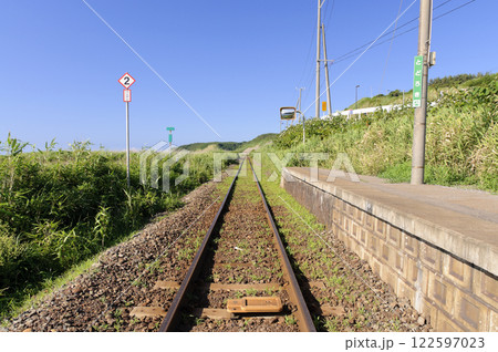 海が見える駅、五能線、驫木駅　青森、深浦 122597023