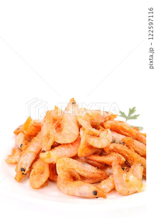 エビの唐揚げ　殻付き　つまみ　明るい背景 122597116