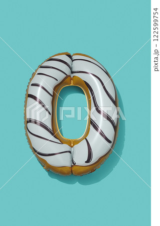 balloon in the shape of number 0 122599754