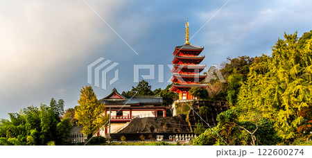 総本山　本福寺　五重塔　パノラマ【佐賀県三養基郡基山町】 122600274