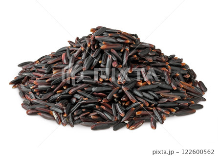 Black rice isolated on white background with full depth of field 122600562