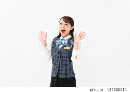 女性　制服　ビジネス　驚く 122600912