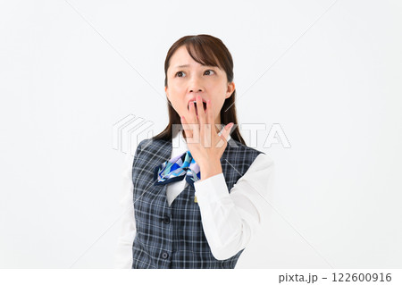 女性 制服 ビジネス 驚く 女性 制服 ビジネス 驚く 122600916