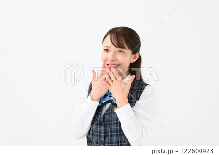 女性　制服　ビジネス　驚く 122600923