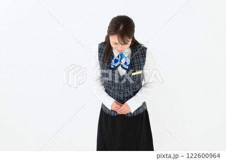 女性　制服　ビジネス　お辞儀 122600964