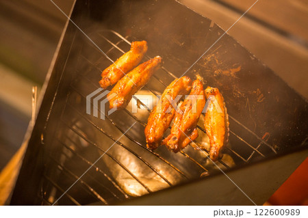 キャンプ　家族　自然　アウトドア 122600989