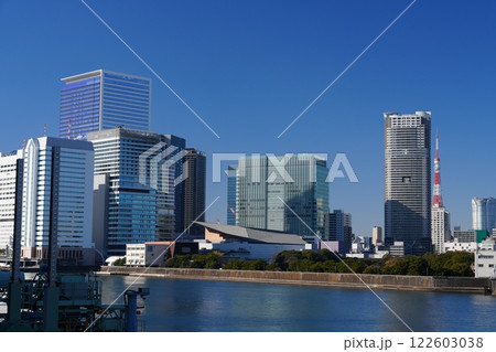 東京、竹芝、竹芝桟橋、竹芝ふ頭、海岸、東京湾、桟橋、隅田川、ゆりかもめ、竹芝駅、遠景、都市風景、風景 東京、竹芝、竹芝桟橋、竹芝ふ頭、海岸、東京湾、桟橋、隅田川、ゆりかもめ、竹芝駅、遠景、都市風景、風景 122603038