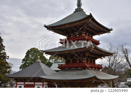 成田山新勝寺　三重塔と一切経堂(千葉県成田市) 122605490
