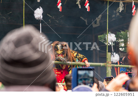 多賀大社の節分祭、鬼の舞〈滋賀県犬上郡〉 122605951